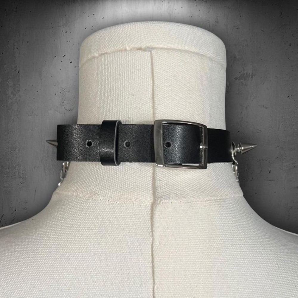 Black PU Spike Studded Chain Choker Necklace - Picture 4 of 7